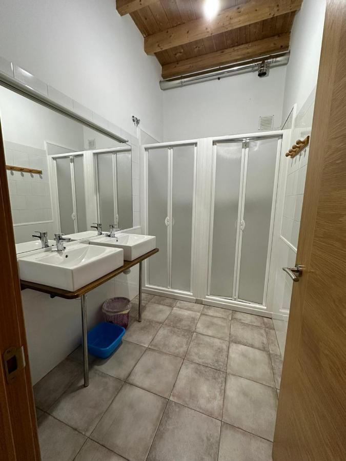 Albergue De Peregrinos Compostela 莫利纳塞卡 外观 照片